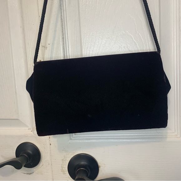 Andre Cellini Vintage Velvet Crossbody Clutch - Picture 4 of 15